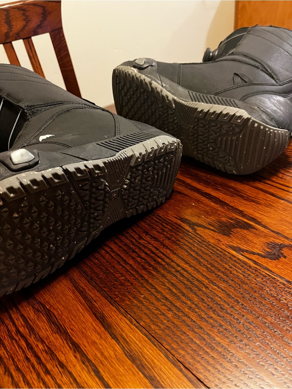 Burton Men's Snowboard Boots in Black and Gray - Picture 5 of 5